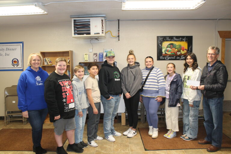 MVMS Students Donate to Pantry